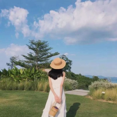 20张高清治愈感拉满的蓝天女生头像 每一张都超适合当头像