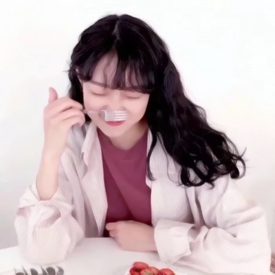 25张气质感拉满的清纯女生头像 高清无水印