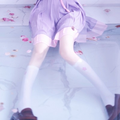 24张高清女生闺蜜单人头像 当下超流行的闺蜜头像合集