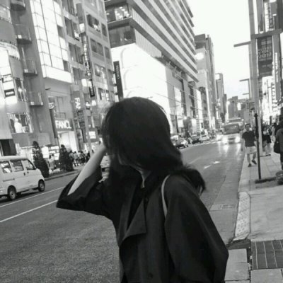 13张高清无文字黑白伤感女生QQ头像合集