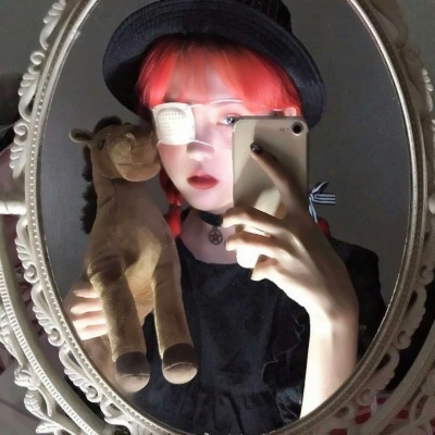 31张无水印搞怪女生头像！高清可爱又潮流