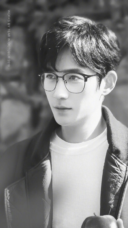 朱一龙戴眼镜壁纸合集来啦