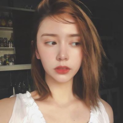 24张气质不土气的时尚女生微信头像合集