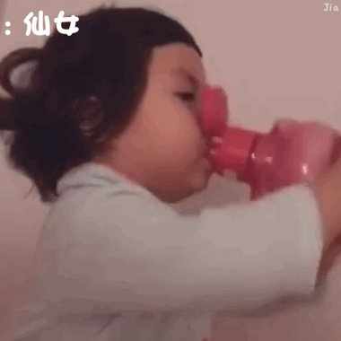 罗熙喝水的可爱动图表情包来啦