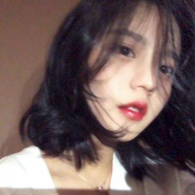 不想用烂大街款？26张有格调的女生微信头像来了