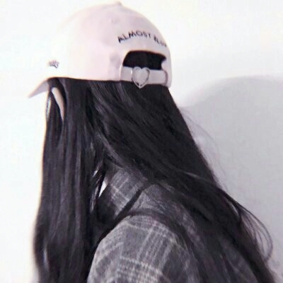 28张气质感拉满的唯美女生头像 高清无水印合集