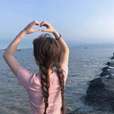 20张高清治愈感拉满的蓝天女生头像 每一张都超适合当头像