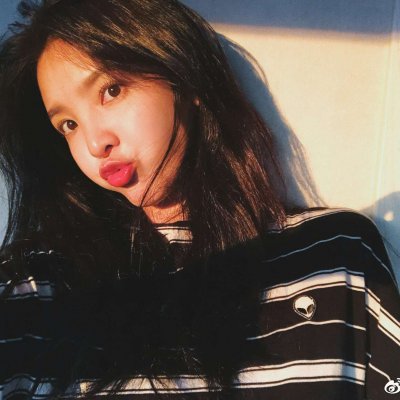 当下超火的章若楠头像合集 30张清新高清美图精选