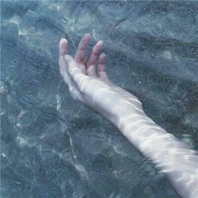 16张清新好看的女生手控QQ头像，画面清晰质感拉满