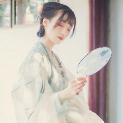 26张高清唯美古风真人女生头像合集