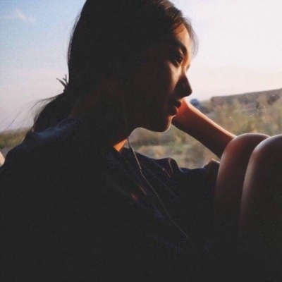 36张清新感拉满的女生侧颜QQ头像，温柔又治愈