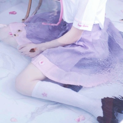 24张高清女生闺蜜单人头像 当下超流行的闺蜜头像合集