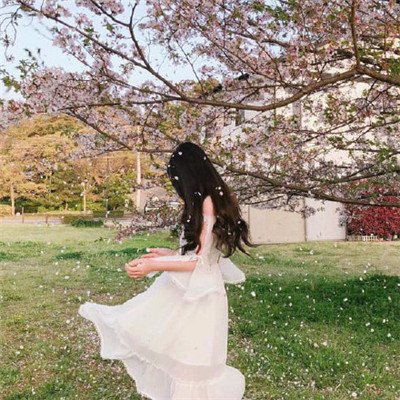 女生长发背影唯美头像合集！12张高清氛围感图直接抱走