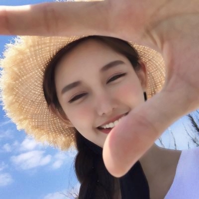 21张高清好看的戴帽女生头像 当下超流行的头像素材