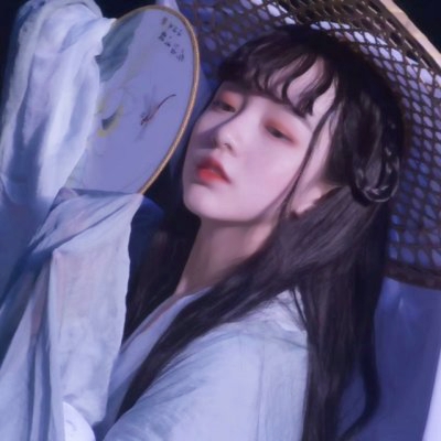 15张高清真人伤感古风女生头像合集