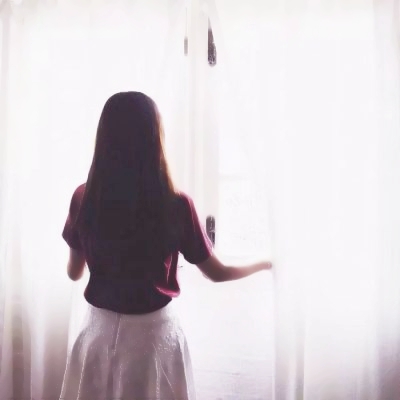 26张高清清新背影女头 氛围感拉满的女生头像合集