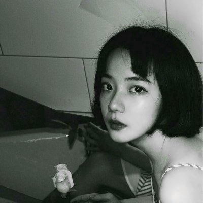 24张高清伤感女生真人头像 当下流行的氛围感头像合集