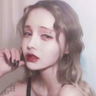 36张高清好看的丧气女生真人头像 唯美又有气质