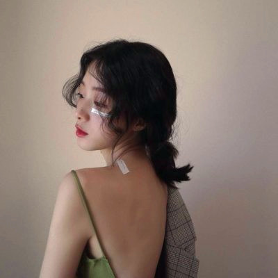 29张高清霸气真人社会女生背影头像合集