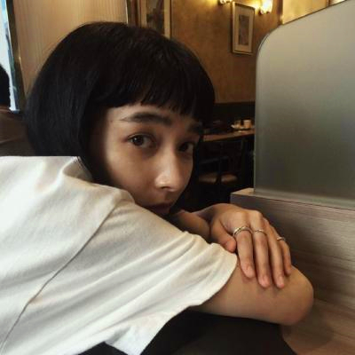 21张高清伤感冷漠风女生QQ头像 好看又有氛围感