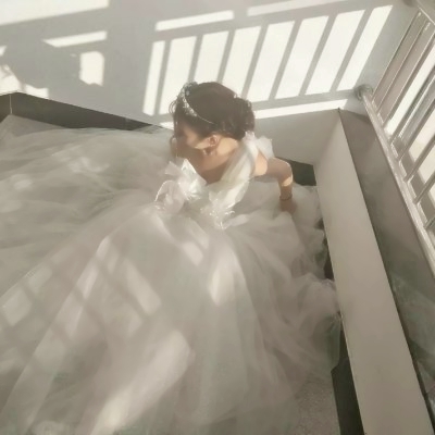 15张高清伤感风披头纱婚纱女生头像合集