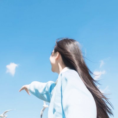 22张清新蓝色系女生头像 高清好看的小清新女头合集