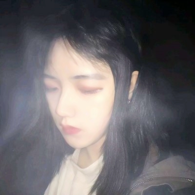 36张高清好看的丧气女生真人头像 唯美又有气质