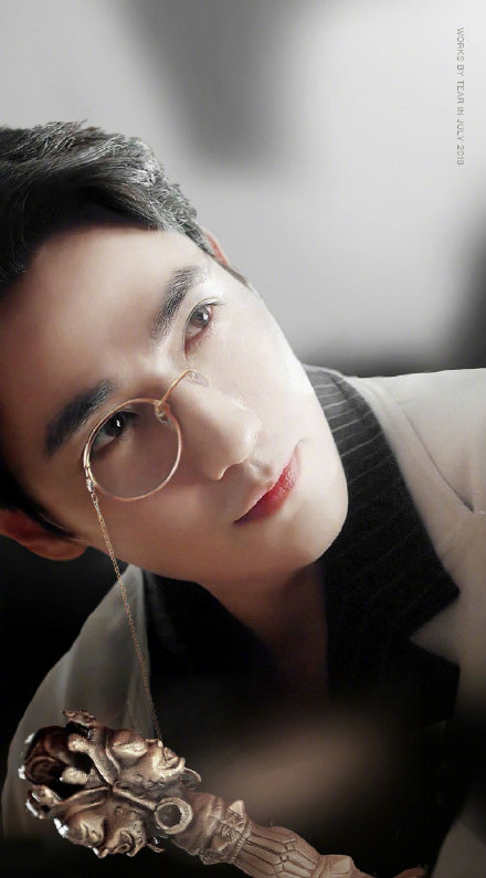 朱一龙戴眼镜壁纸合集来啦