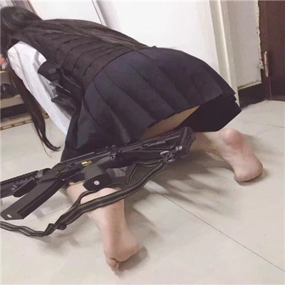 女生拿枪吃鸡头像合集 22张超酷高清游戏头像