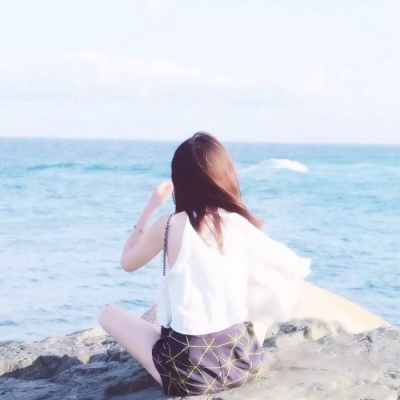 26张高清清新背影女头 氛围感拉满的女生头像合集