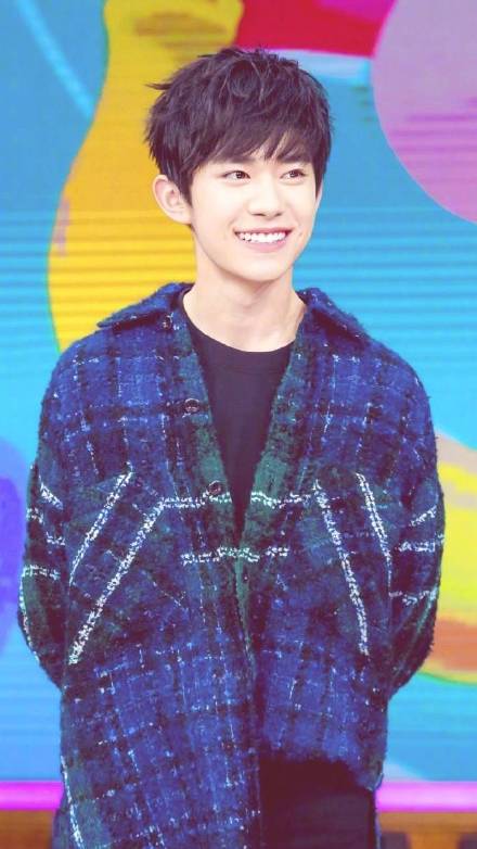 易烊千玺专属手机壁纸合集