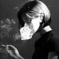 47款抽烟喝酒的伤感女生头像合集