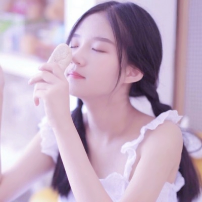 35张高清清纯美女头像合集 清新感拉满的女生头像精选