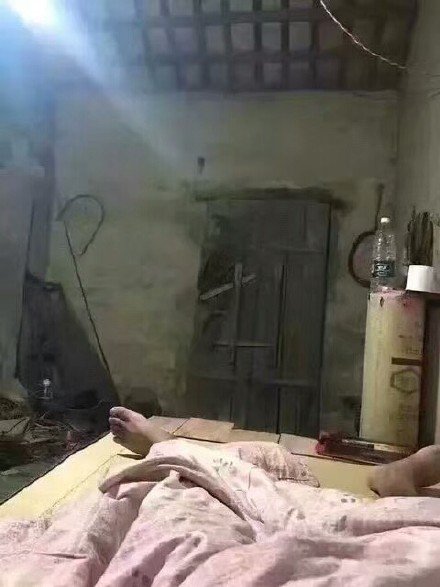 “我太难了”！这套家徒四壁表情包太戳人了