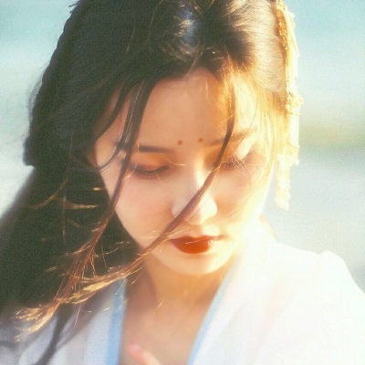 32张高清唯美女生头像合集 适合当头像的好看女生照片