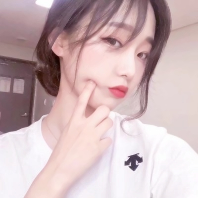微信头像美女真实高清图 17张好看真人女生头像合集