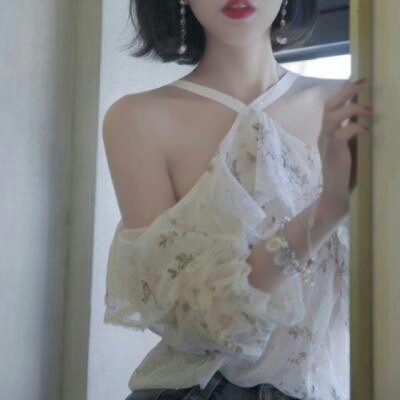 女生露锁骨头像合集 24张带点性感氛围感的女生头像
