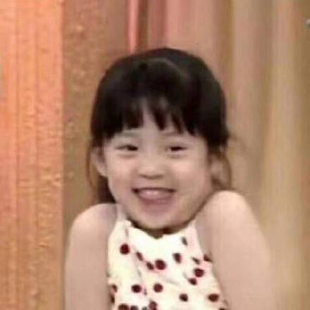 欧阳娜娜童年软萌造型太圈粉，直接拿来当头像刚刚好