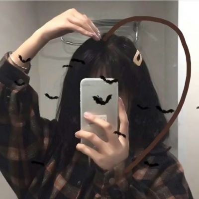 18张高清可爱女生涂鸦头像 潮流感拉满的简约手绘头像