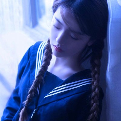 伤感女头高清，34张好看的伤感颓废女生头像精选