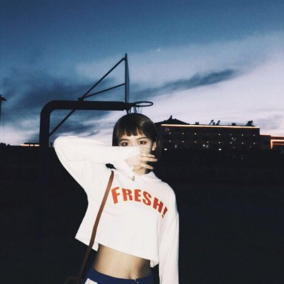 17张氛围感拉满的伤感意境女生头像，高清又唯美