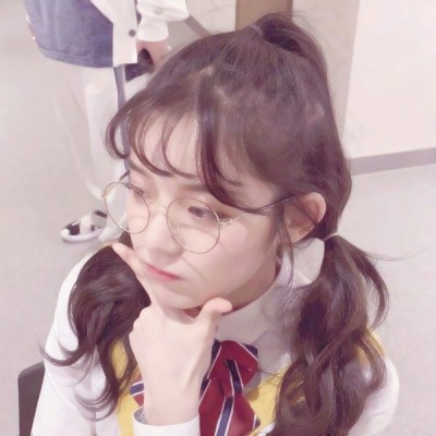 20张高清可爱风圆框眼镜女生头像合集