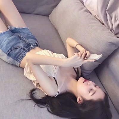 微信时尚女人头像，20张高清性感又有气质的精选图来了