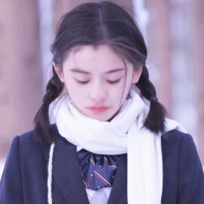 24张高清意境感拉满的抑郁伤感女生头像