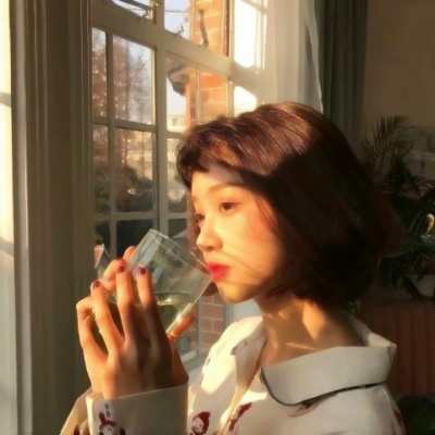 女生侧脸头像合集 36张高清气质款头像分享