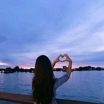 22张清新蓝色系女生头像 高清好看的小清新女头合集