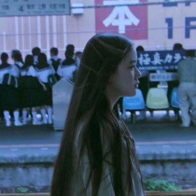 24张高清意境感拉满的抑郁伤感女生头像