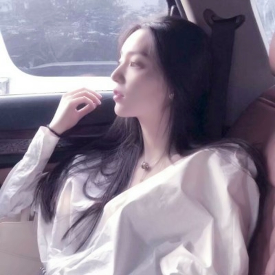 当下超火的高冷女生头像 15张高清潮流款