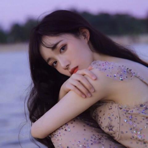 24张高清好看的女生伤感QQ头像精选