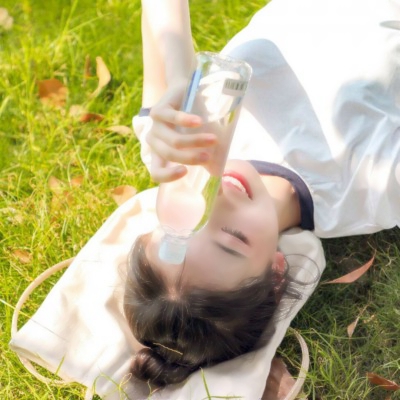 32张干净清新的气质女生头像 高清耐看又脱俗